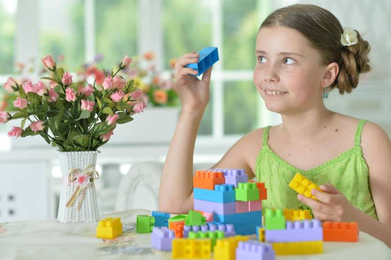 Jak lego terapia wspiera rozwój dzieci z trudnościami